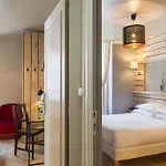 Hotel De Russie