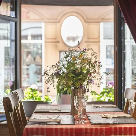 De Russie Hotel 3*