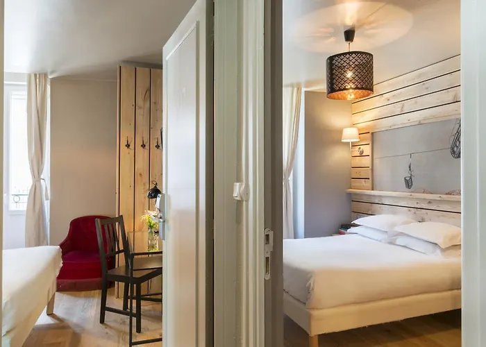 Отель De Russie